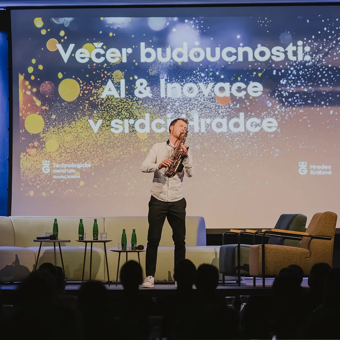 Saxofonové vystoupení OSKARSAX na firemní akci